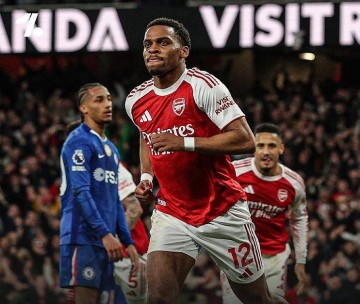 足坛一夜动态：AC米兰复仇升班马，曼联11轮不败，阿森纳2-1切尔西