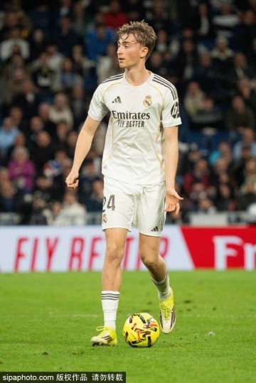 温情时刻！西甲历史首创 西班牙人特殊球队球员圆梦点球大战