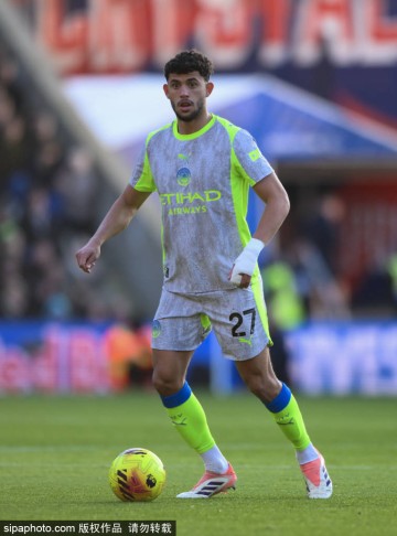 欧冠小组赛关键战:曼城迎战巴黎圣日耳曼