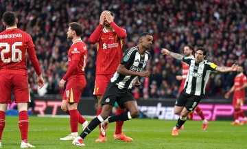 1-2!利物浦一周双出局,四线争冠梦碎,仅剩联赛冠军可争夺!