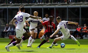 AC米兰与佛罗伦萨的意甲第31轮,欧战资格谁能笑到