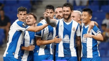 西甲焦点战:西班牙人迎战巴伦西亚,主场优势对决客场虫