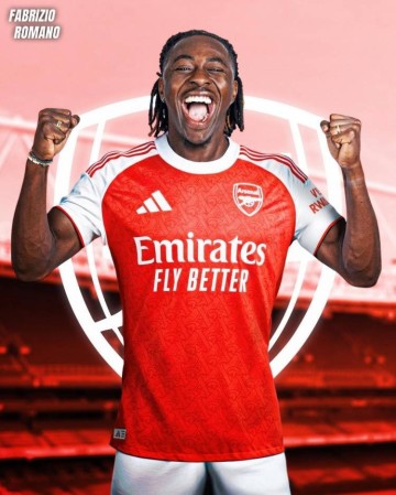 罗马诺:埃泽转会文件已签署,必须及时完成手续才能出战利兹联