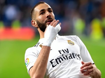 成都蓉城9月份外援首签官宣!24岁法甲锋霸转会入队,将报名踢亚冠精英赛