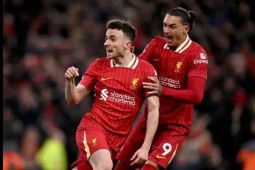 震惊!4200万欧就想挖利物浦神锋?那不勒斯这波操作太狠,红军该咬牙放人吗?