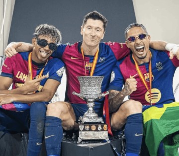 西甲最佳阵容出炉:姆巴佩领衔!巴萨4大巨星入选,维尼修斯无缘