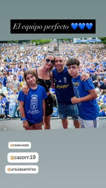 40岁卡索拉社媒晒与家人合照,庆祝随皇家奥维耶多升级西甲