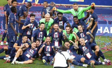 法甲焦点战:斯特拉斯堡主场激战尼斯,欧冠资格之争悬念重重