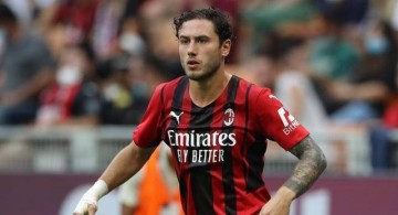 意甲最新动向:米兰主力中卫转会3800万,国米心仪球员被挖角